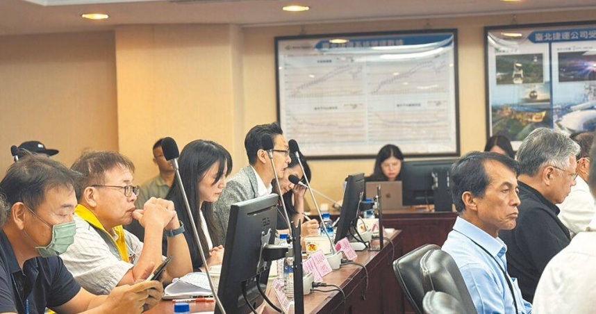 台北市政府3月拍板將拆除公館圓環，但地方反彈聲浪大，北市議會交通委員會6月30日舉行圓環拆除座談會，邀專家、學者、民團及地方代表發表意見。（圖／中國時報徐佑昇攝）