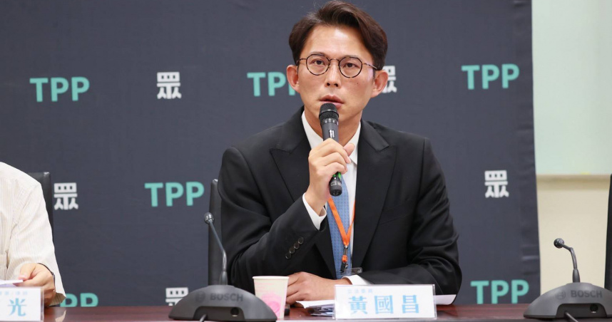 針對2026年轉戰台北市長選舉,民眾黨主席黃國昌8日表示,這種毫無事實基礎的東西拿來評論,是浪費公共輿論的空間。(圖/民眾黨提供)