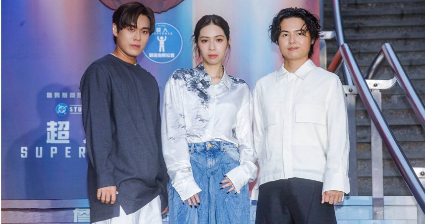 告五人為新版《超人》電影應援，3人最想要順間移動的超能力。（圖／華納兄弟提供）