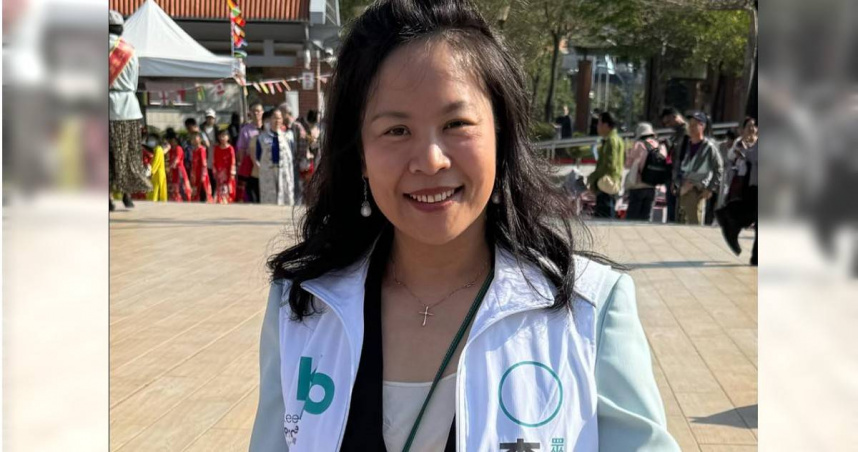 民眾黨不分區排名第15的陸配李貞秀因不滿主持人黃光芹支持廢除「兩年條款」，於群組批評其「靠民眾黨吃飯」、「割小草韭菜」等。（圖／翻攝自李貞秀臉書）