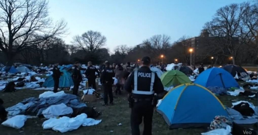 近期TikTok出現大量AI製作的假影片。（圖／翻攝自TikTok @zebozafood）