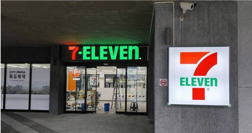 全台多家7-11門市今天（23日）上午傳出刷卡與POS機當機狀況。（示意圖／報系資料照）