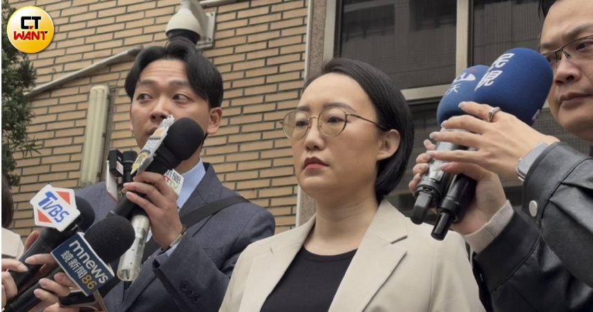 劉向婕召開記者會。（圖／翁靖祐攝）