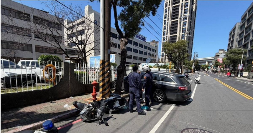 李男15日上午酒駕加毒駕，撞飛張姓機車騎士導致他全身多處骨折。（圖／翻攝畫面）