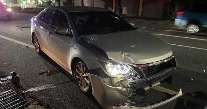 毒駕撞車竟落跑！車內驚見K他命與毒咖啡包　警追神秘駕駛下落