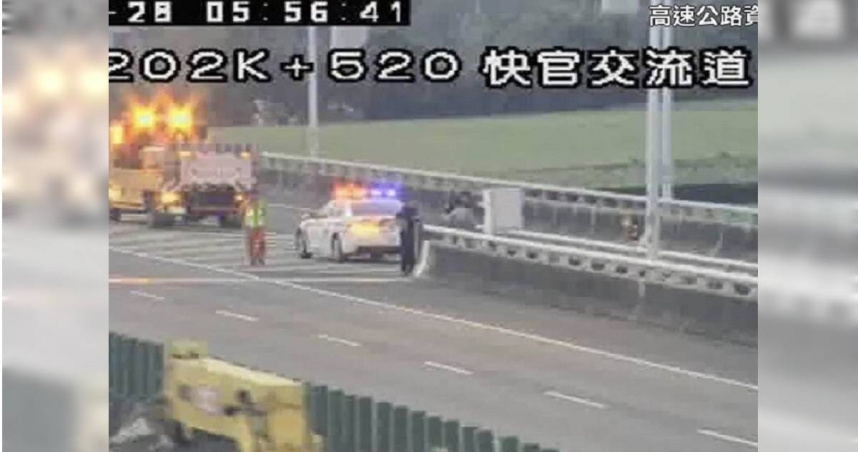 國道爆口角變血案！男遭友人瑞士刀狂刺　滿身血被丟包高架逃死劫
