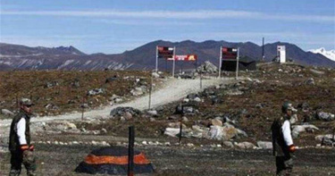 陸印士兵在邊境爆發肢體衝突。（圖／東網）