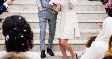 不准比我美!新娘要求「伴娘素顏」出席婚禮:別搶我風采