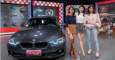 美女主播開車滑手機 亂切車道遭大車司機拿球棒開譙
