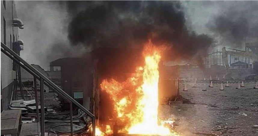 彰濱海龍離岸風電場驚傳發電機起火。（圖／翻攝畫面）