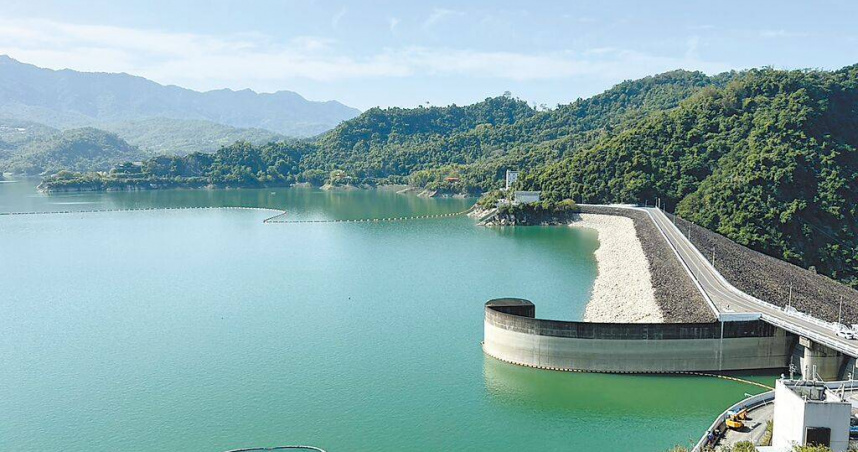 曾文水庫28日因突然降雨而進帳，目前蓄水率仍維持歷年同期最高。（圖／水利署南區分署提供／中國時報程炳璋台南傳真）