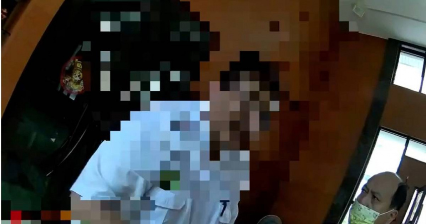 保全不滿社區外施工瘋狂報案，警方兩度到場說明遭揚言申訴。（圖/翻攝畫面）