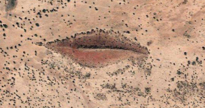 Google地圖在蘇丹拍下這張酷似「人類嘴唇」的山丘照，意外爆紅。（圖／翻攝自Google地圖）