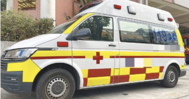基隆潮境公園發生死亡車禍,吳男撞上一家五口,阿嬤遭撞後當場失去生命跡象。(圖/翻攝畫面)