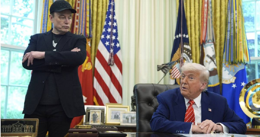 今年5月《紐約時報》報導，稱馬斯克在川普2024年競選期間疑似多次吸食毒品。近日傳出消息，川普自稱這篇報導的消息來源是其團隊一手提供。（圖／達志／美聯社）