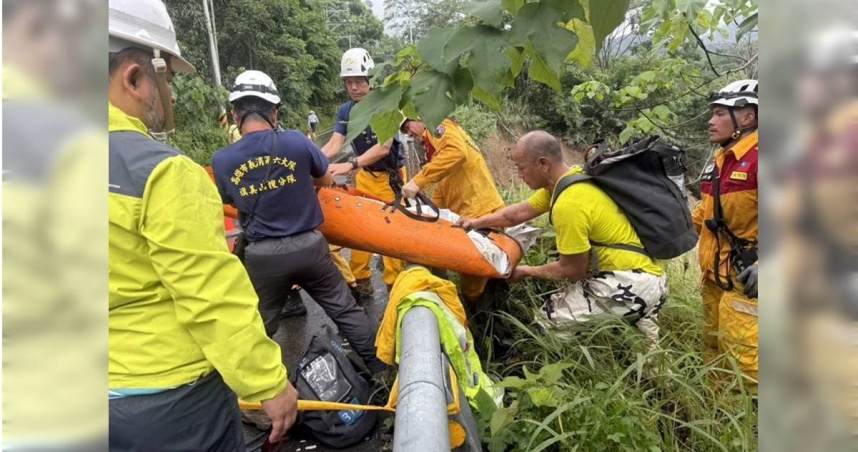 高雄5口墜谷！ 搜救員挖出腳掌、屍塊　發現車輪等部分車體