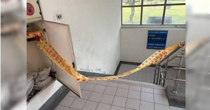台中中正公園地下樓梯間9日發生自焚案，41歲街友全身燒燙傷送醫。（圖／翻攝畫面）