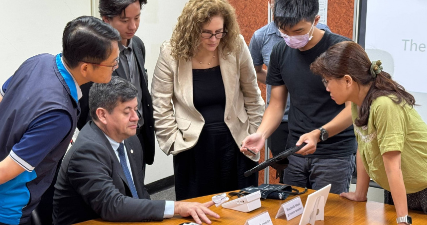 巴拉圭率團參訪北市府消防局互相交流。(圖／翻攝畫面)