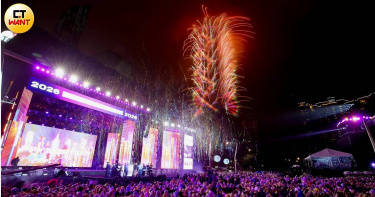 網友在PTT上熱議台北101啟用前的跨年記憶，引發共鳴。（圖／侯世駿攝）