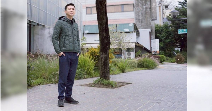 新竹縣竹北市長鄭朝方（圖）關注人行步道改善工程。（圖／翻攝自竹北市公所媒體群組）