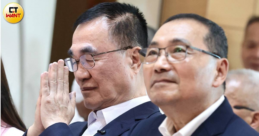 國民黨新北市長候選人李四川（左）宣布由侯友宜（右）出任競總主委。（圖／黃耀徵攝）