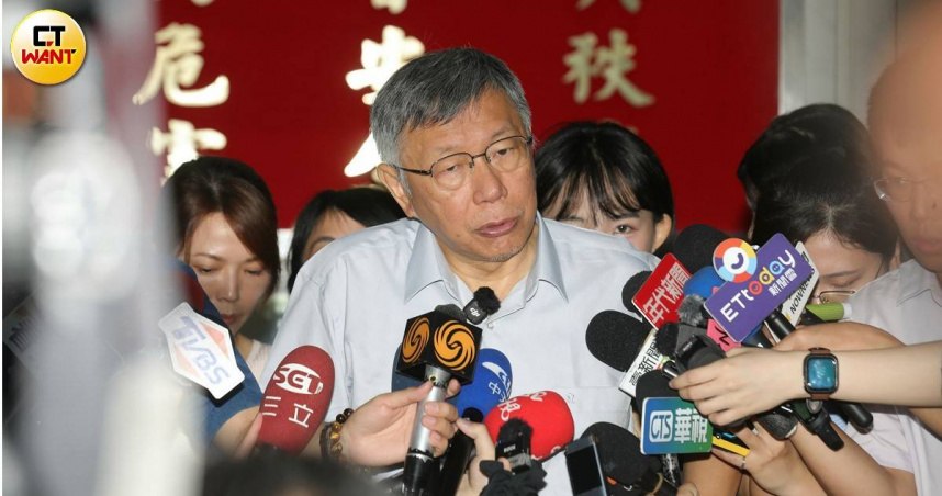 年底九合一選舉逼近，柯文哲化身「輔選機器」全台跑透透。（圖／周志龍攝）