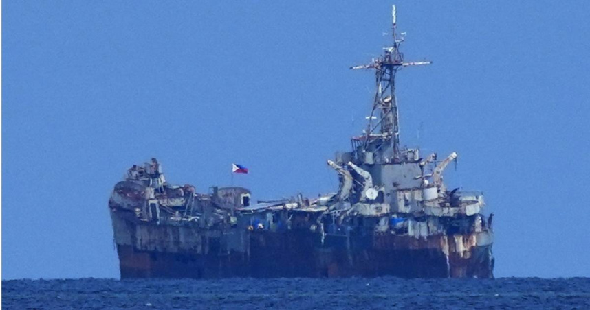 擱淺在仁愛暗沙的二戰時期老舊菲律賓登陸艦「馬德雷山號」（BRP Sierra Madre）。（圖／達志／美聯社）