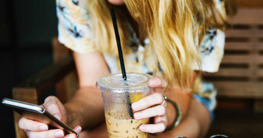 18歲少女每日狂灌2杯奶茶! 口乾、多尿昏迷送醫搶救