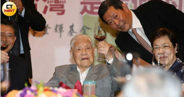 李登輝病逝/多病纏身靠儀器支撐 孫女「堅持搶救」不捨阿公離開