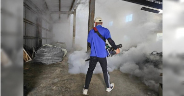 彰化縣傳出今年首例本土登革熱，公所清潔隊已展開清消。（圖／彰化縣政府提供）