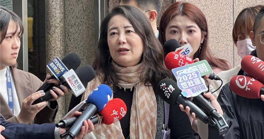 為13位被罷綠委向賴清德請命，吳思瑤中常會提兩點請黨中央協助。（圖／中國時報曾薏蘋攝）