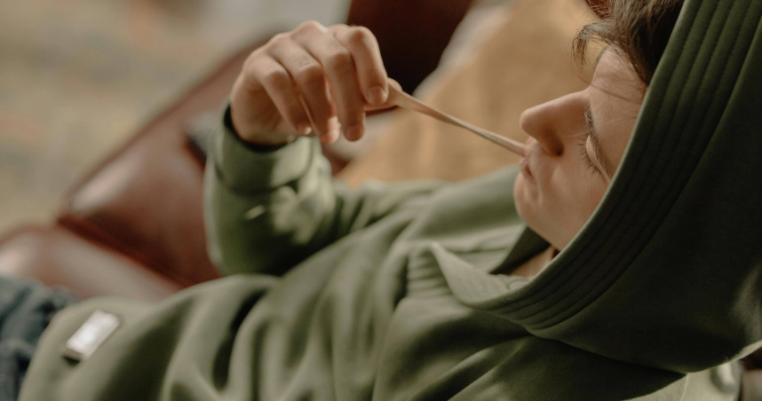 口香糖竟是一個直接且顯著的微塑膠來源，一顆口香糖可能在短短幾分鐘內釋出數百甚至數千顆微塑膠顆粒。（示意圖／翻攝Pexels）