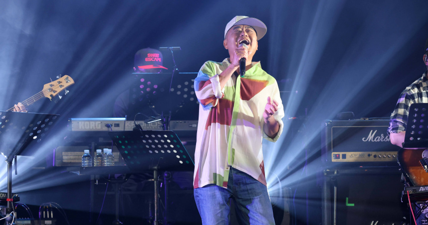 陳昇昨日於華山Legacy開唱。（圖／寬宏藝術提供）