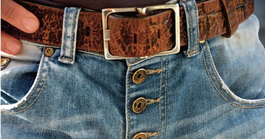 一名媽媽指出，兒子被他的爸爸用皮帶抽打，此舉是否算是家暴。（示意圖／Pixabay）