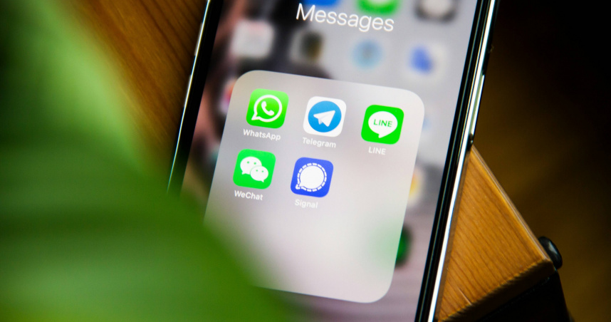 FBI警告iPhone用戶收到詐騙簡訊切勿點擊。（示意圖／unsplash）