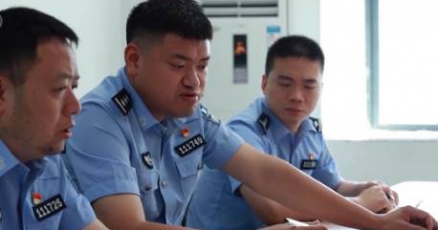 四川警察成功阻止一場騙局，保住被害人的15萬元人民幣。（圖／翻攝自法治在線）