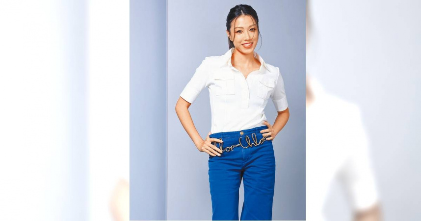 游宇潼推出首張個人專輯《楚門》，正式踏入歌壇。（圖／鄧博仁攝，服裝提供／chloe）