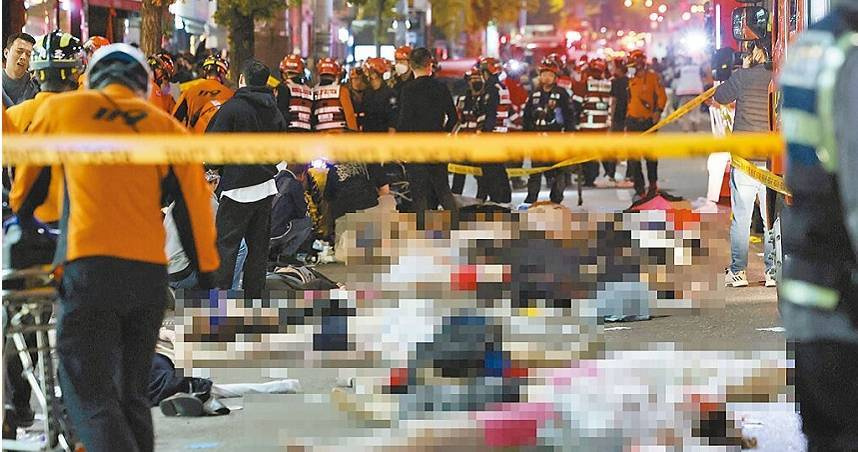 韓國首爾梨泰院區踩踏事件，造成多人死亡和受傷。 （圖／達志／路透社）