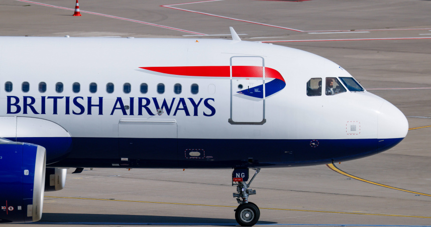 英國航空（British Airways）一架從義大利飛往倫敦的班機，因高溫影響飛安，20名乘客被迫下機。（圖／達志／美聯社）