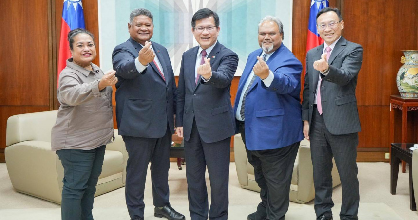 外交部長林佳龍接待帛琉國務部長艾古斯並指出，台灣雖未受邀出席太平洋島國論壇，但盼請友邦於活動上堅定挺台。（圖／取自林佳龍臉書）