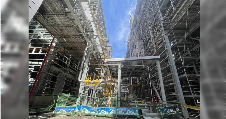 台電調查團隊今（10）日初步判定天然氣洩漏點為新2-2號氣渦輪機天然氣加熱器下游管線「法蘭」，後續將進一步深入檢視法蘭洩漏的具體原因。（圖／台電提供）