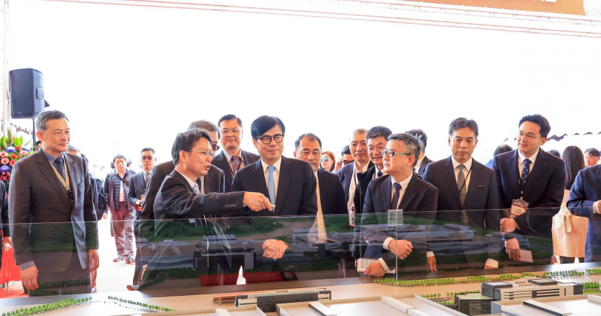 根據《天下雜誌》所公布民調，高雄市長陳其邁施政滿意度以71.8分蟬聯六都最高。（圖／高雄市政府提供）