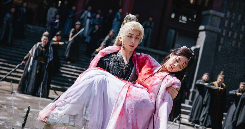 《天地劍心》萬劍穿心名場面。（圖／iQIYI愛奇藝國際版）