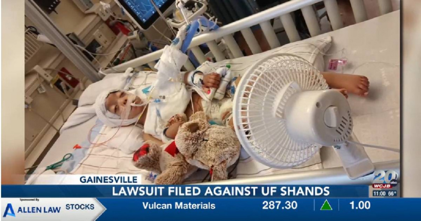 美國佛羅里達州一名2歲男童在醫院接受治療時，因為醫師疏漏了標註劑量中的小數點，導致他連續兩次被誤投了高達正確處方劑量10倍的鉀，最終導致死亡。（圖／翻攝WCJB）