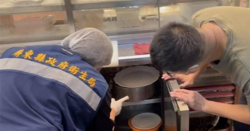 屏東衛生局上月16日前往餐廳稽查，採集6件環境檢體及1件食餘檢體送檢，近日結果出爐，都未檢出病原菌。（圖／翻攝畫面）