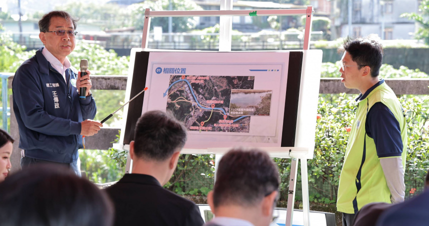 台灣自來水公司總工程師王傳政於簡報時表示，這次基隆河油污事件是溶解性油污造成。（圖／基隆市政府提供）