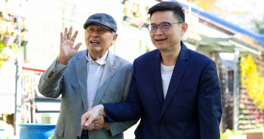 前農業部主委曹啟鴻稱讚，立委賴瑞隆是首位系統性針對高屏區域治理提出願景的市長參選人。（圖／賴瑞隆辦公室提供）