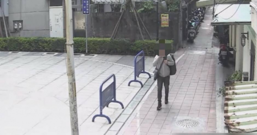 廖聰賢17日晚間殺害父母後在新莊展開逃亡，為躲避追緝而不敢在定點停留，最終仍在警方地毯式搜索下落網。（圖／翻攝畫面）