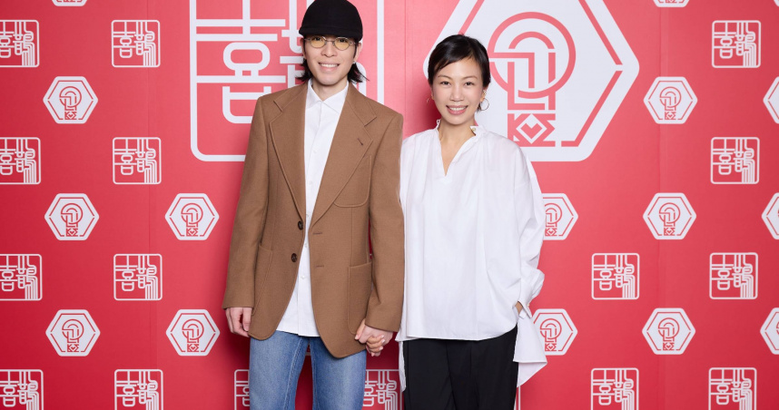 為犒賞員工一整年的辛勞付出，喜鵲娛樂老闆Summer、老蕭攜手藝人嘉賓豪氣加碼紅包。（圖／喜鵲娛樂提供）