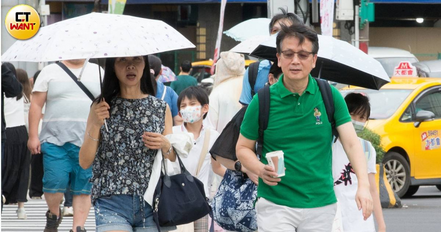 氣象署預估今年春季氣溫偏高。（圖／黃威彬攝）